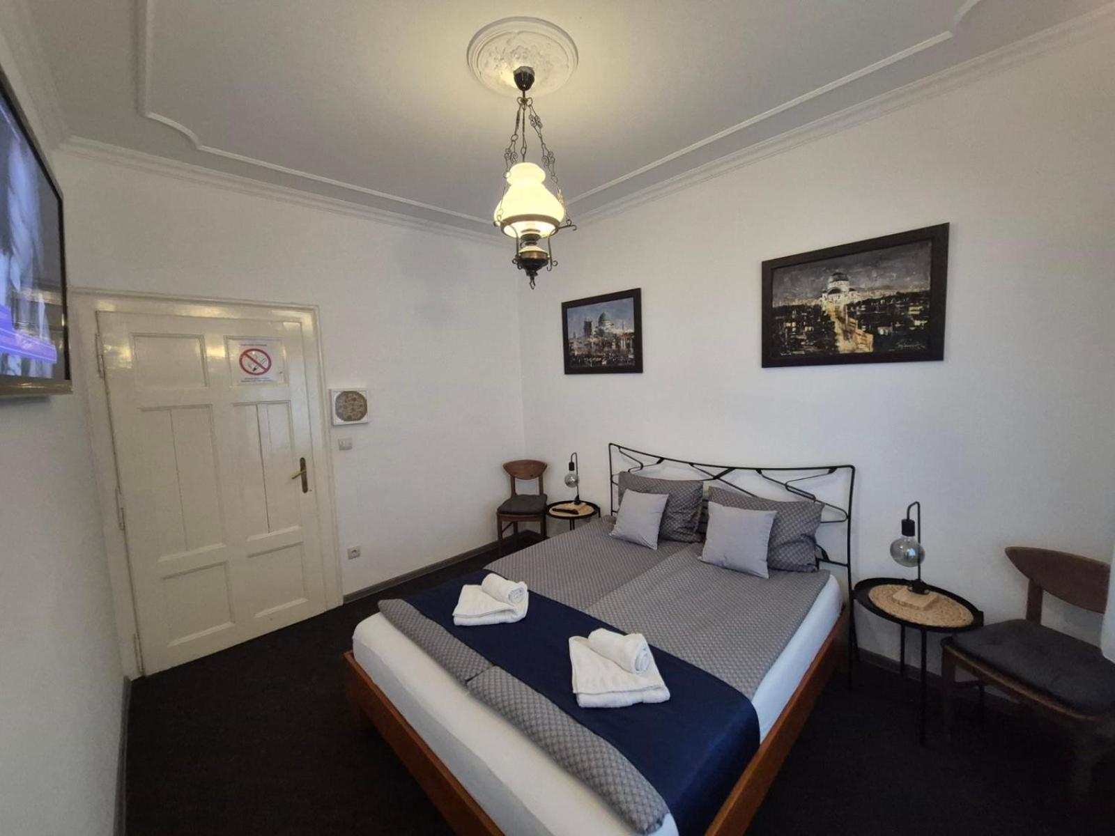 Authentic Belgrade Centre Apartments For Large Groups, Republic Square - Up To 47 People In 5 Apartments Номер фото