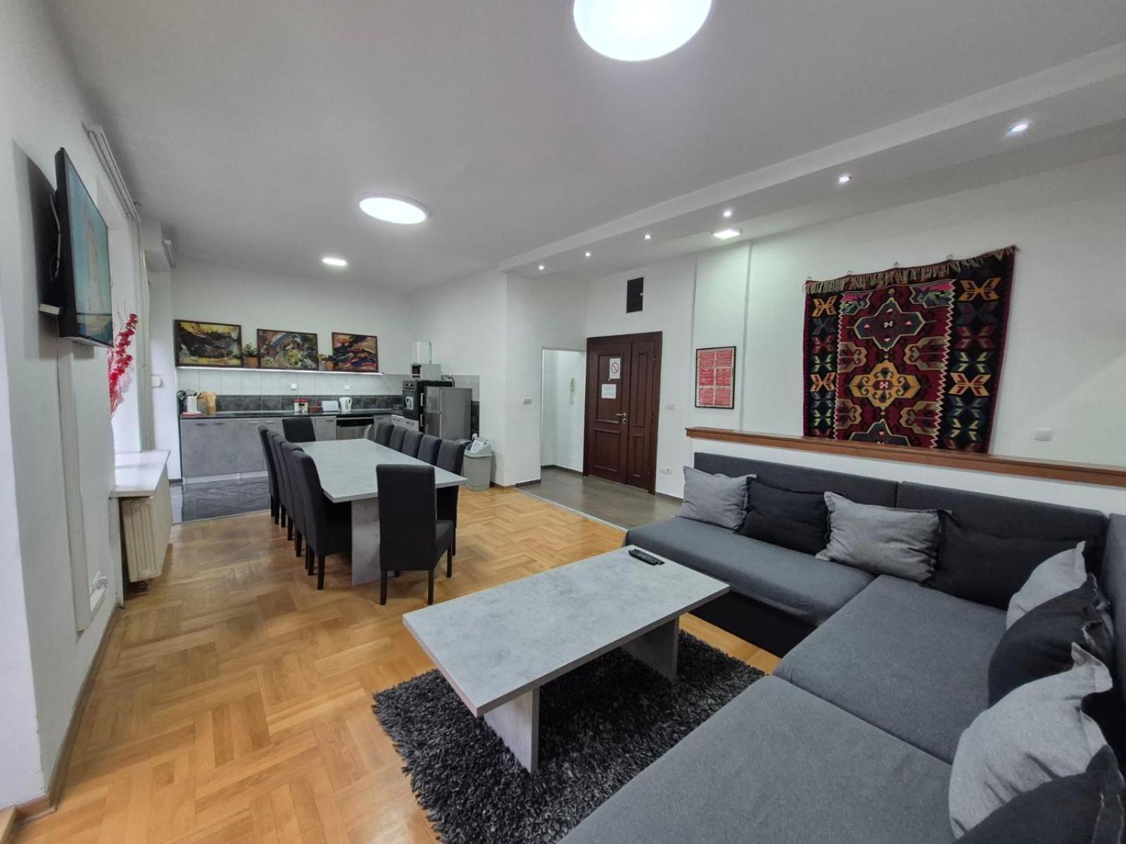 Authentic Belgrade Centre Apartments For Large Groups, Republic Square - Up To 47 People In 5 Apartments Номер фото